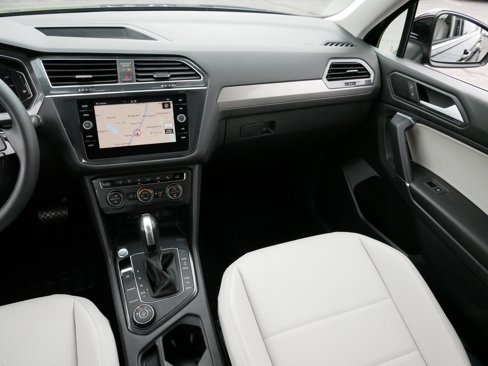 Used 2020 Volkswagen Tiguan SEL w/ 3rd Row Seat Package image 11