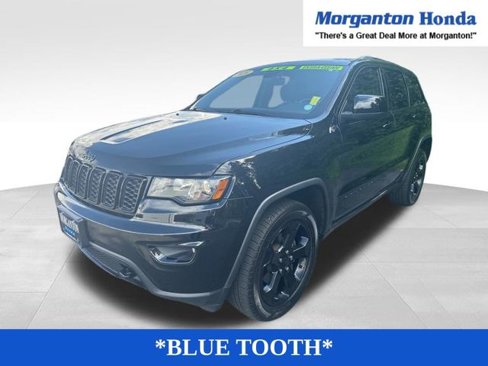 Used 2020 Jeep Grand Cherokee Laredo image 3