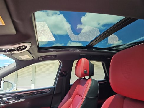 Used 2025 Porsche Macan image 16