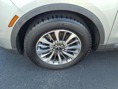 Used 2021 Lincoln Nautilus FWD w/ Equipment Group 101A image 6