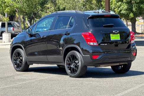 Used 2022 Chevrolet Trax LT w/ Midnight Edition image 3