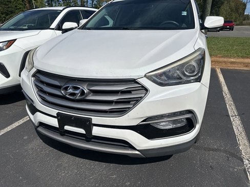 Used 2017 Hyundai Santa Fe Sport image 2