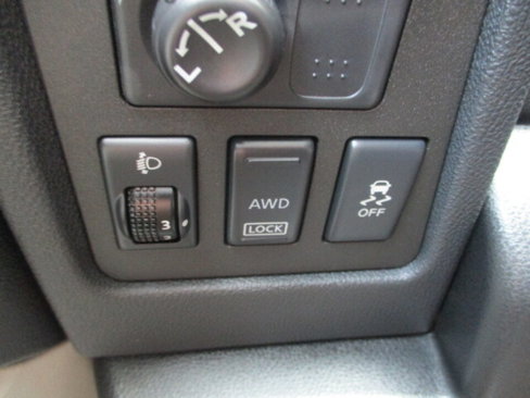 Used 2012 Nissan Rogue SL image 28