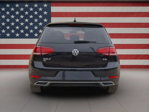 Used 2018 Volkswagen Golf SE image 4
