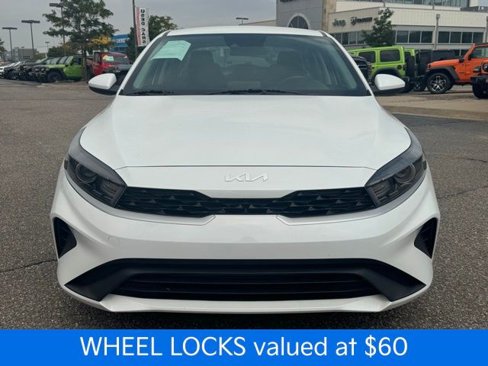 Used 2022 Kia Forte LXS image 9