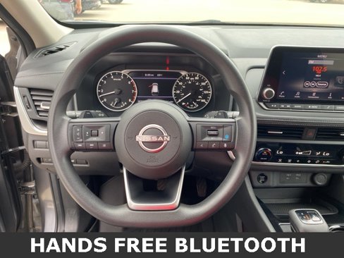 Used 2024 Nissan Rogue SV image 6