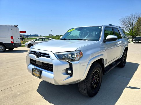 Used 2022 Toyota 4Runner SR5 image 3