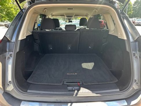 Used 2021 Nissan Rogue SV image 24