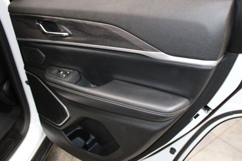 Used 2024 Jeep Grand Cherokee Limited 4xe image 25