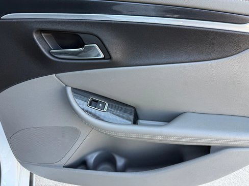 Used 2019 Chevrolet Impala LT image 28