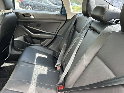 Used 2020 Volkswagen Jetta SE w/ SE Cold Weather Package image 18