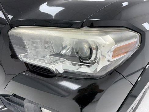 Used 2017 Toyota Tacoma SR5 image 6