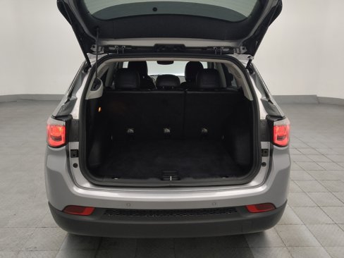 Used 2017 Jeep Compass Latitude w/ Popular Equipment Group image 29