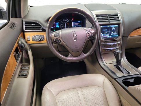 Used 2012 Lincoln MKX FWD w/ Wood Pkg image 7