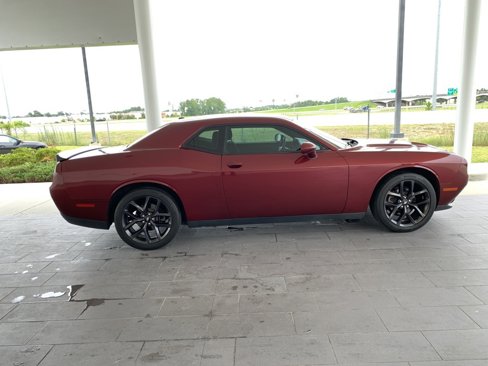 Used 2019 Dodge Challenger SXT w/ Blacktop Package image 7