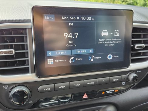 Used 2023 Hyundai Venue SEL image 22