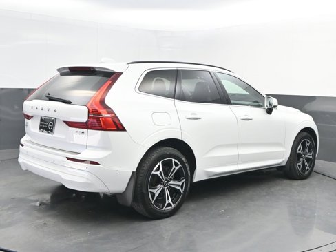 Certified 2022 Volvo XC60 B5 Momentum w/ Advanced Package image 7