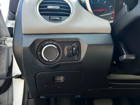 Used 2015 Chevrolet Cruze LS image 13