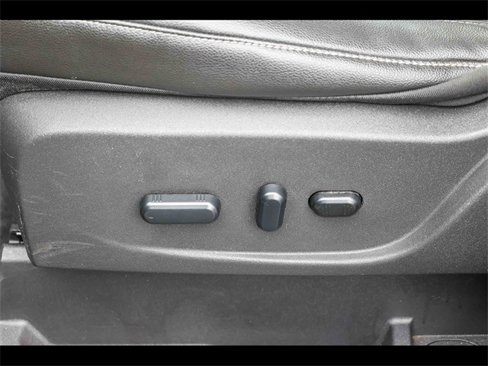 Used 2015 Ford C-MAX Energi SEL w/ Equipment Group 302A image 22