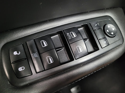 Used 2015 Chrysler 200 S w/ Navigation & Sound Group I image 27