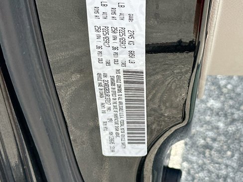 Used 2018 Dodge Grand Caravan SE w/ UConnect Hands-Free Group image 31