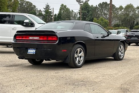 Used 2009 Dodge Challenger SE image 3