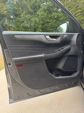 Used 2021 Ford Escape Titanium image 17