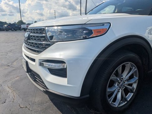 Certified 2020 Ford Explorer XLT w/ Equipment Group 202A image 5