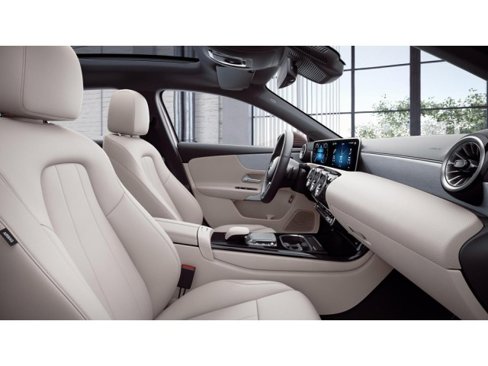 Certified 2022 Mercedes-Benz A 220 4MATIC image 4