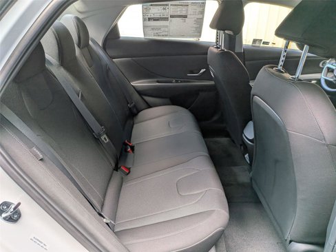 New 2025 Hyundai Elantra SE image 33
