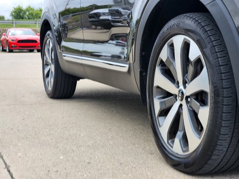 Used 2021 Kia Telluride EX w/ EX Premium Package image 17
