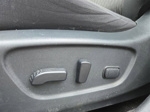 Used 2020 Nissan Rogue SV image 13