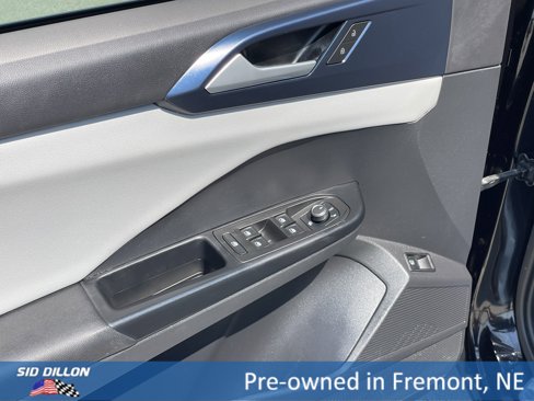 Used 2022 Volkswagen Taos SE image 4