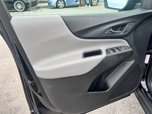 Used 2018 Chevrolet Equinox LS image 11
