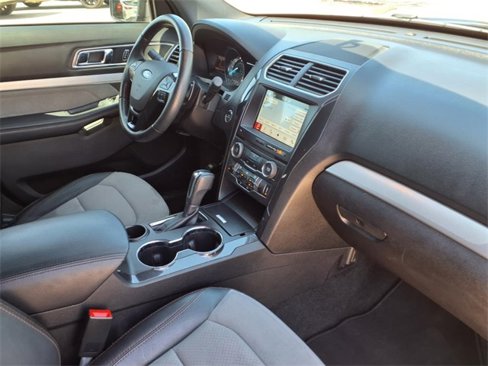 Used 2017 Ford Explorer XLT w/ Equipment Group 202A image 23