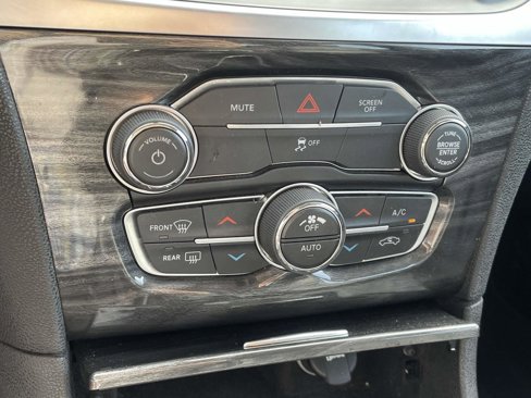 Used 2019 Chrysler 300 Touring L w/ Quick Order Package 22F image 3