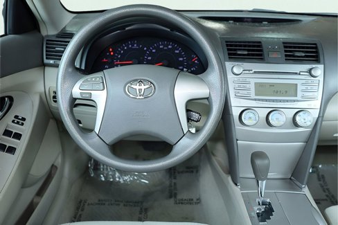 Used 2010 Toyota Camry image 16