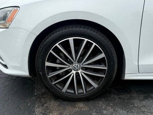 Used 2016 Volkswagen Jetta Sport image 30