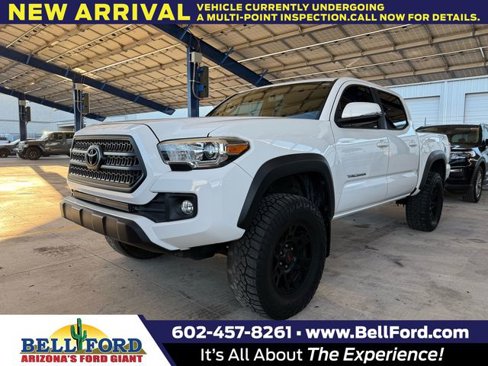 Used 2017 Toyota Tacoma TRD Off-Road image 1