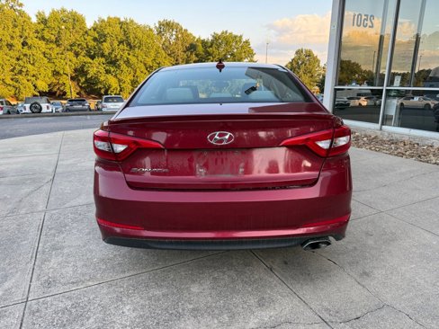 Used 2015 Hyundai Sonata SE image 3