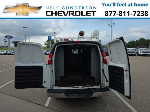 Used 2017 Chevrolet Express 3500 image 10