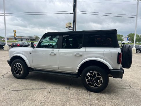 Used 2022 Ford Bronco Outer Banks image 9