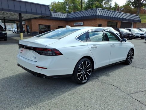 Used 2024 Honda Accord Touring image 3