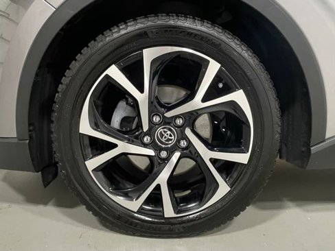 Used 2019 Toyota C-HR Limited image 20