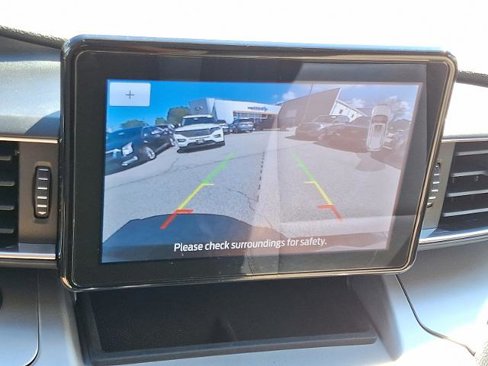 Certified 2022 Ford Explorer XLT w/ Equipment Group 202A image 21