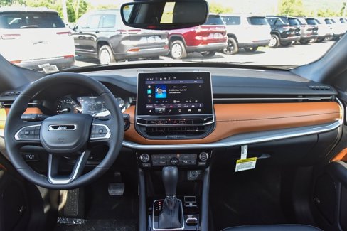 New 2025 Jeep Compass Limited w/ Sun and Sound Group image 14