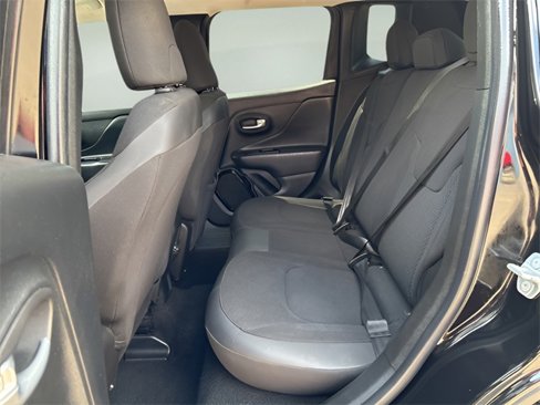 Used 2018 Jeep Renegade Altitude image 17