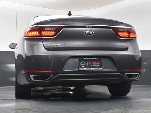 Used 2018 Kia Cadenza Technology image 41