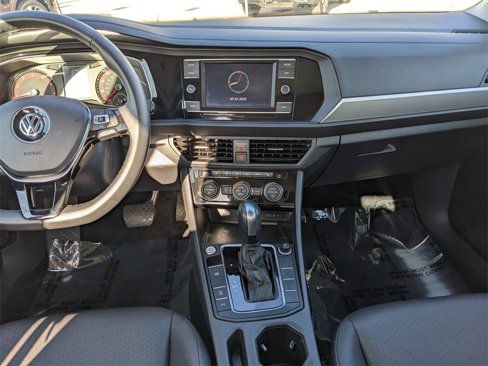 Certified 2020 Volkswagen Jetta SE image 16