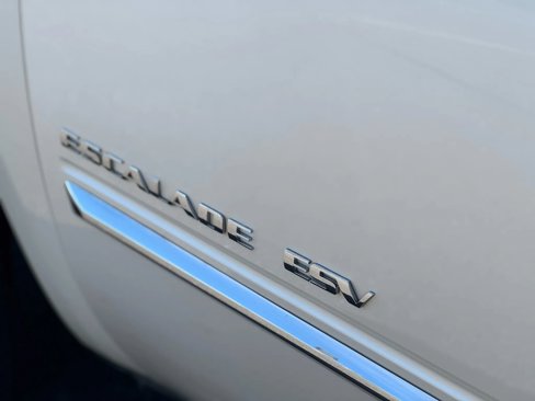 Used 2012 Cadillac Escalade ESV Luxury image 9